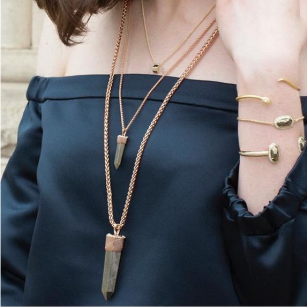 RARE Kendra Scott Jayce necklace in rose gold and pyrite